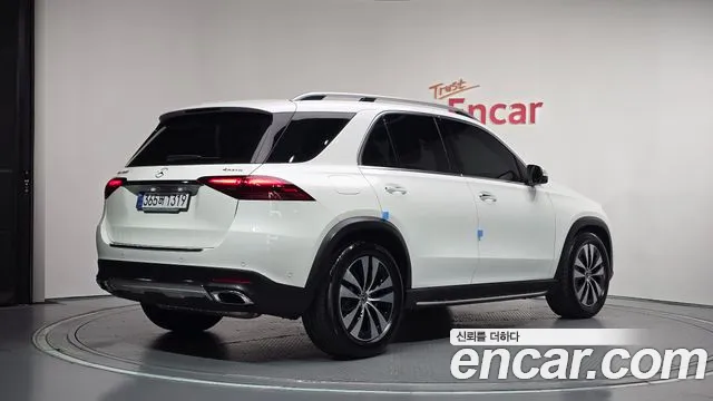 Mercedes-Benz GLE-Class — Фото автомобиля 2