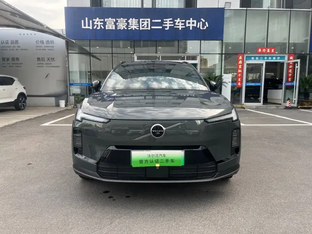 Volvo XC70 Plug-in Hybrid — Фото автомобиля 4