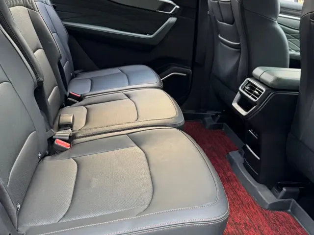 Geely Haoyue L — Фото автомобиля 10