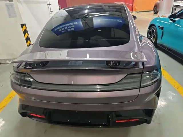 Xiaomi SU7 — Фото автомобиля 5