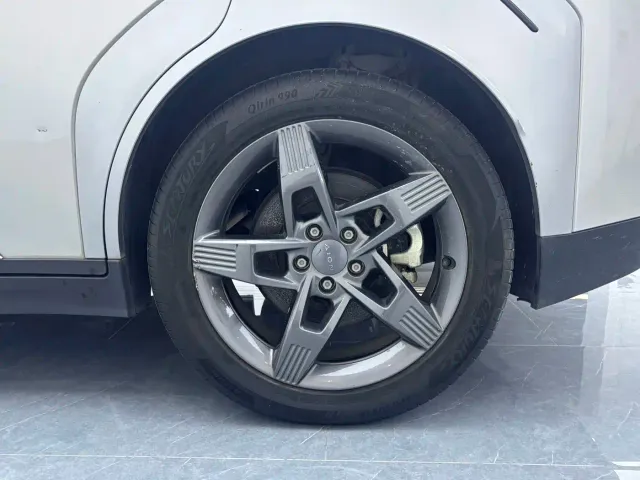 GAC Aion Y — Фото автомобиля 16
