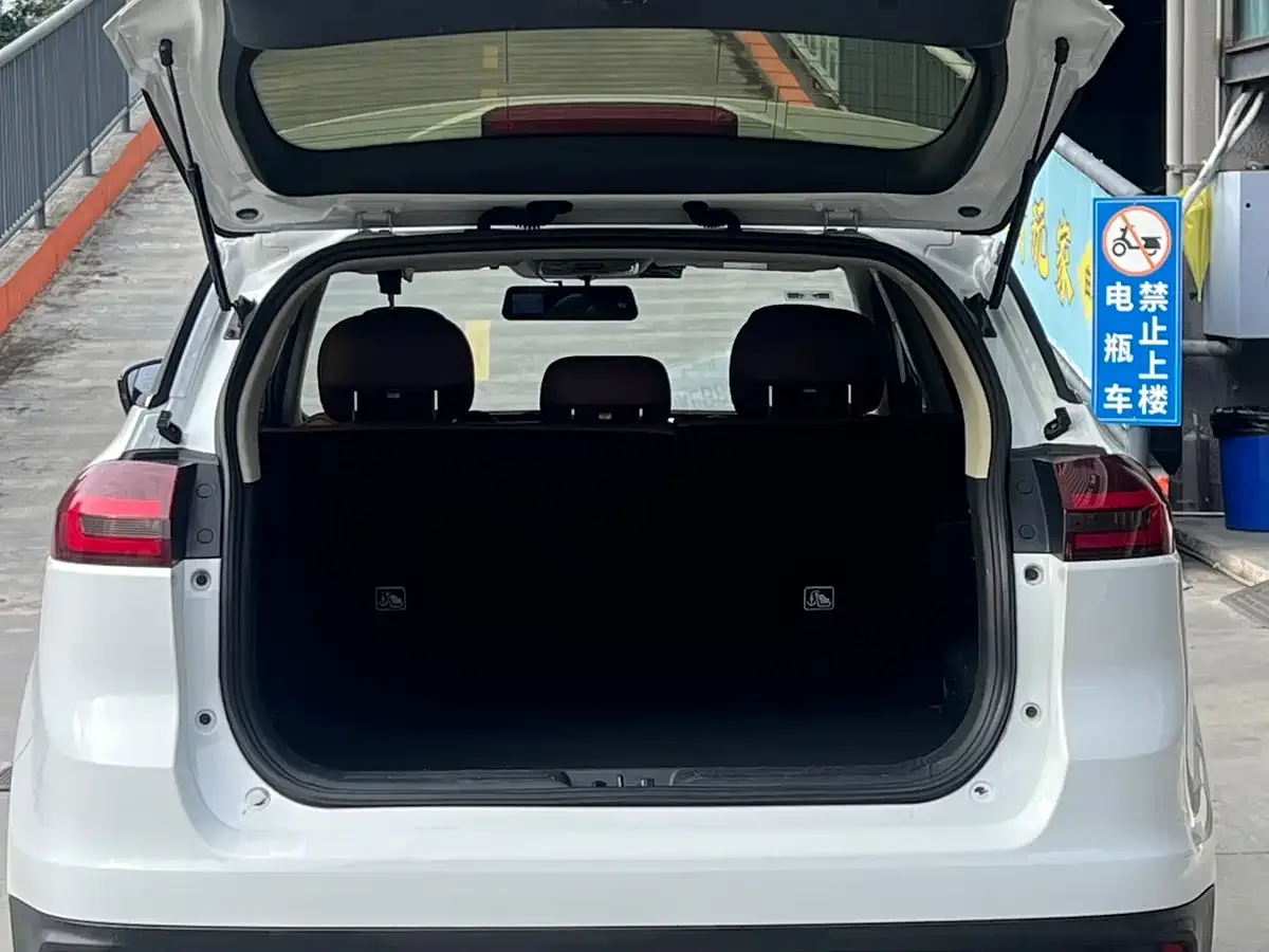 Geely Boyue 2022 1.8TD DCT Elegance — Фото автомобиля 5