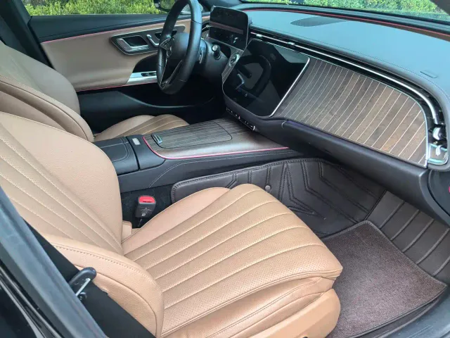 Mercedes-Benz E-Class — Фото автомобиля 8
