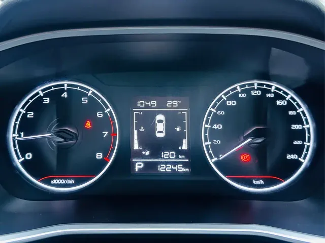Geely Binyue — Фото автомобиля 15