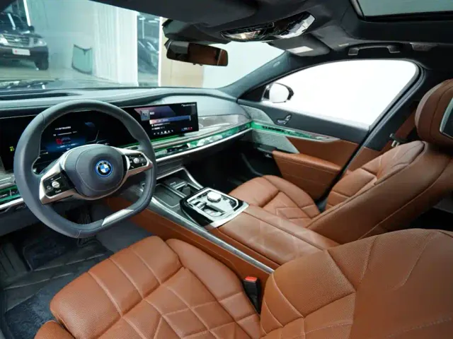 BMW i7 — Фото автомобиля 3