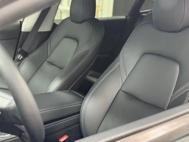 Tesla Model 3 — Фото автомобиля 6