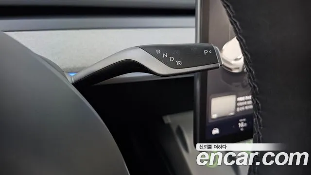 Tesla Model Y — Фото автомобиля 9