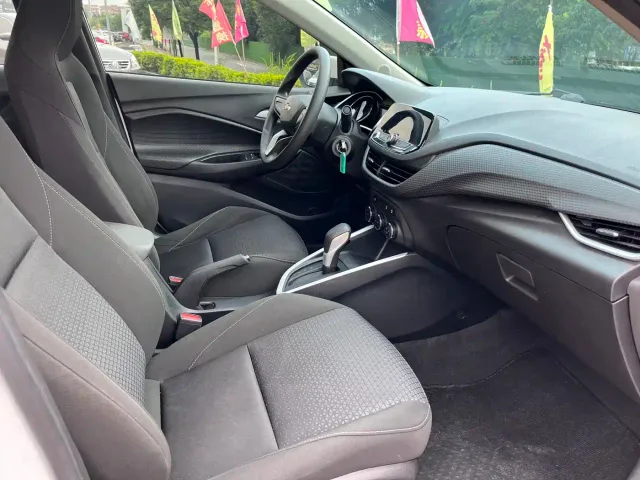 Chevrolet Cavalier — Фото автомобиля 12