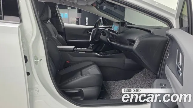 Toyota Prius 5th Gen — Фото автомобиля 11