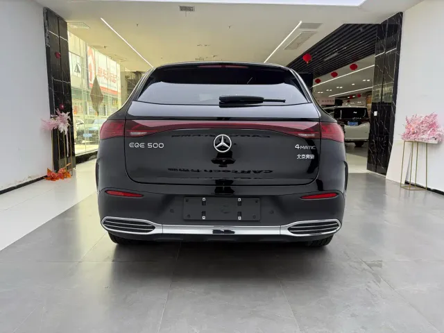 Mercedes-Benz EQE SUV — Фото автомобиля 4