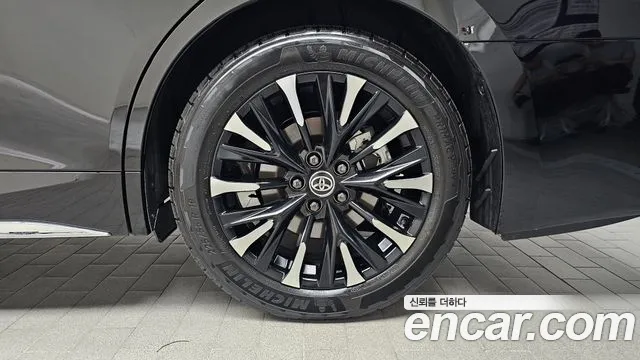 Toyota Alphard — Фото автомобиля 20
