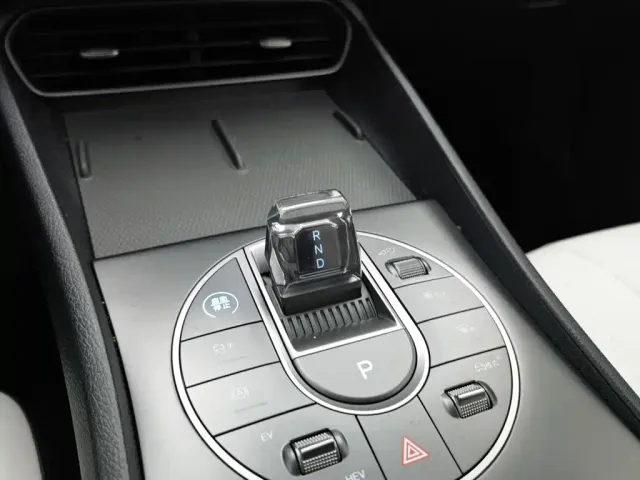 BYD Seal 05 DM-i — Фото автомобиля 13