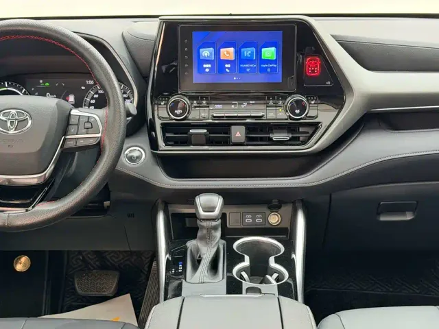 Toyota Highlander — Фото автомобиля 25
