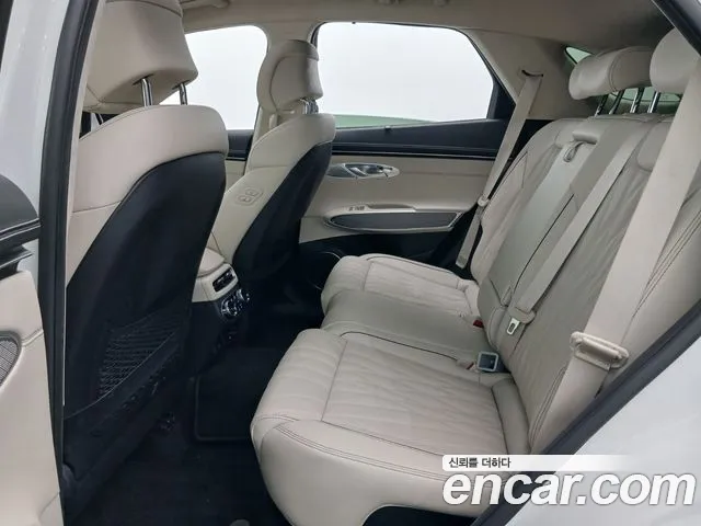 Genesis GV70 — Фото автомобиля 18