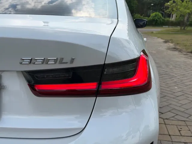 BMW 3 Series — Фото автомобиля 21