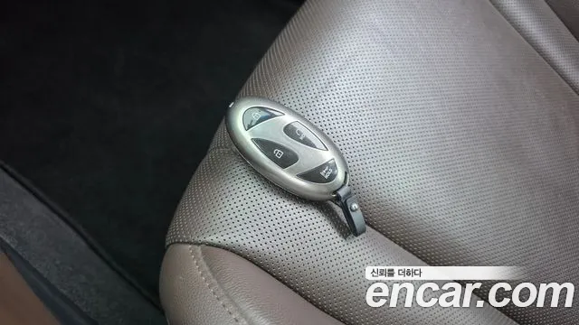 Hyundai Grandeur Grandeur (GN7) 2.5 Бензин 2WD — Фото автомобиля 18