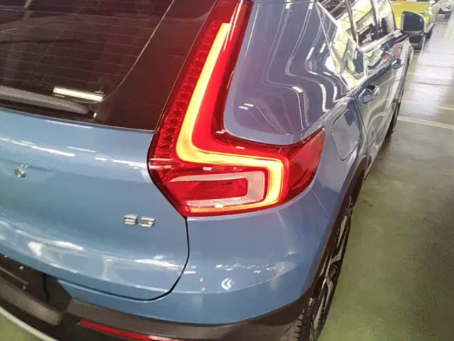 Volvo XC40 — Фото автомобиля 7