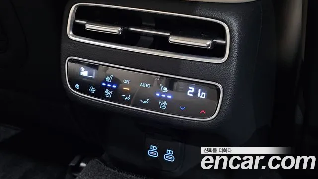 Genesis GV70 — Фото автомобиля 22