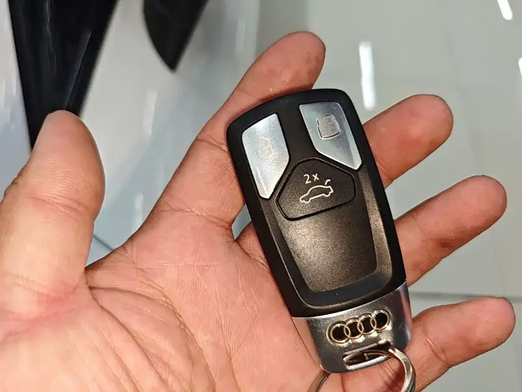 Audi Audi A4L 2022 40 TFSI Luxury Dynamic — Фото автомобиля 8