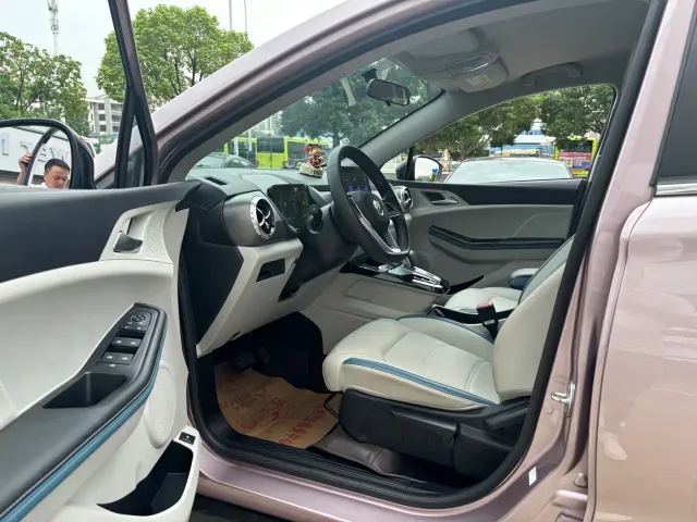 BYD Yuan Pro — Фото автомобиля 9