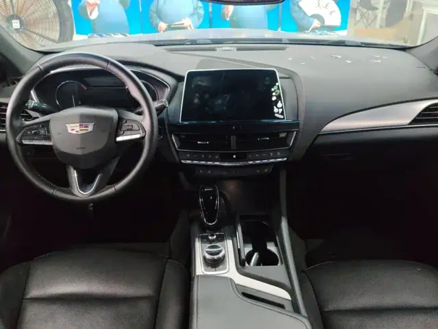 Cadillac CT5 — Фото автомобиля 12