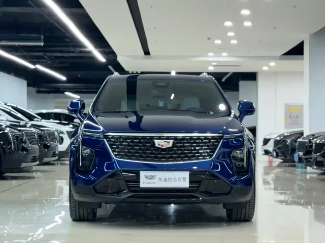 Cadillac XT4 — Фото автомобиля 2