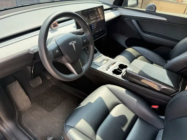 Tesla Model Y — Фото автомобиля 2