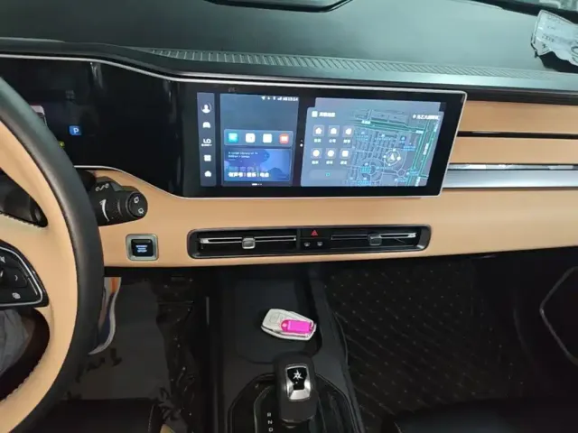 Geely ICON — Фото автомобиля 12