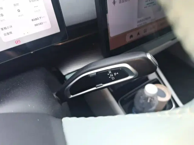 Geely Geometry G6 — Фото автомобиля 18