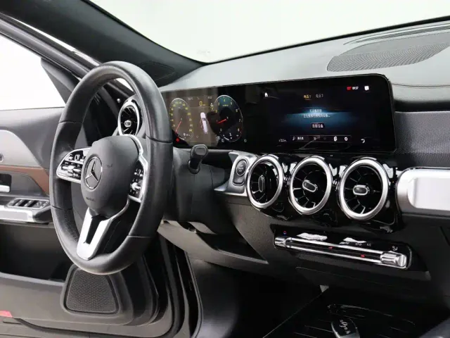 Mercedes-Benz GLB-Class — Фото автомобиля 10
