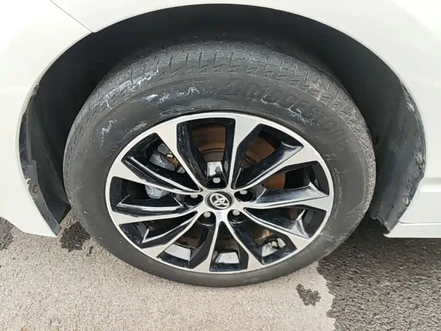 Toyota Avalon — Фото автомобиля 24