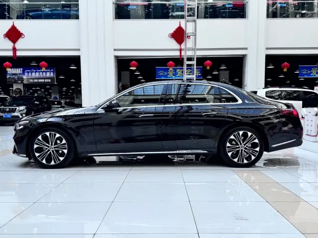 Mercedes-Benz E-Class — Фото автомобиля 7