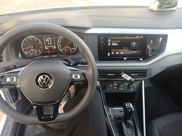 Volkswagen Polo — Фото автомобиля 9