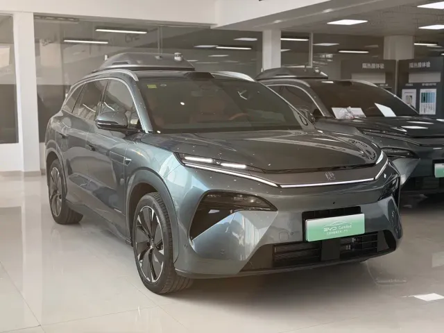 BYD Tang L — Фото автомобиля 3