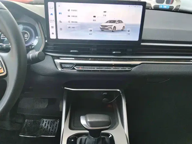 Geely Emgrand — Фото автомобиля 12