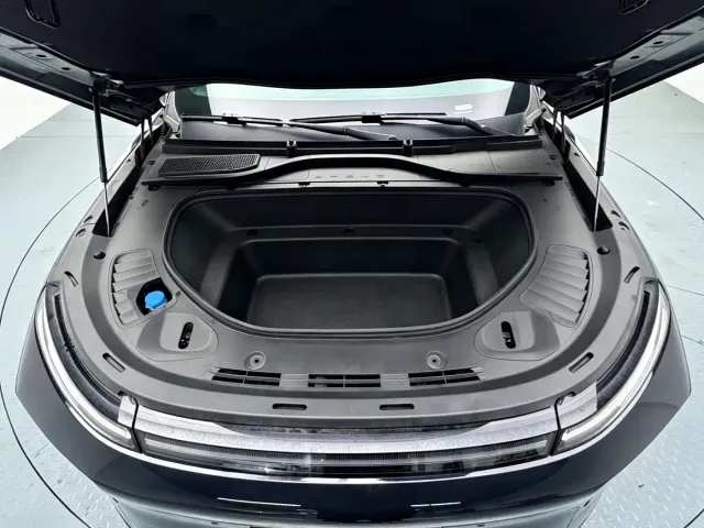 Xpeng G9 — Фото автомобиля 6