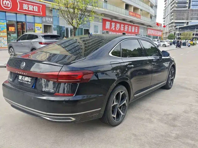 Volkswagen Passat — Фото автомобиля 8