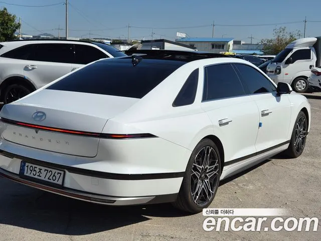 Hyundai Grandeur GN7 — Фото автомобиля 3