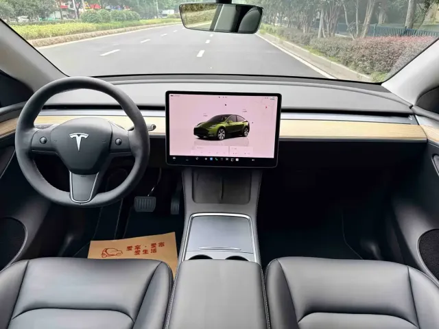 Tesla Model Y 2022 Facelift Rear-Wheel Drive Version — Фото автомобиля 13