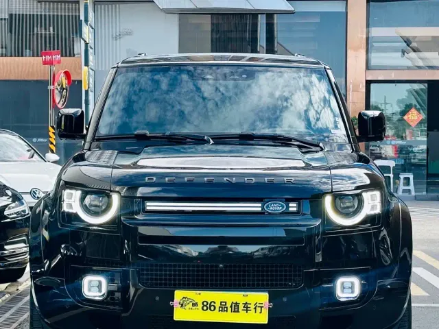 Land Rover Defender — Фото автомобиля 2