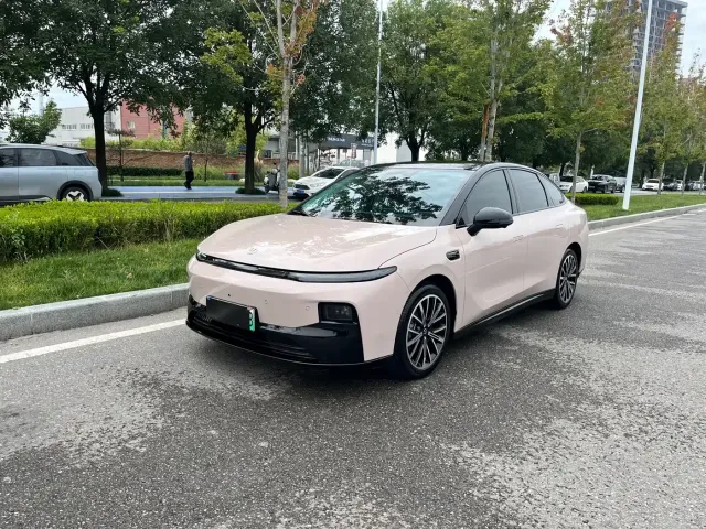 Фотография автомобиля — Leapmotor B01