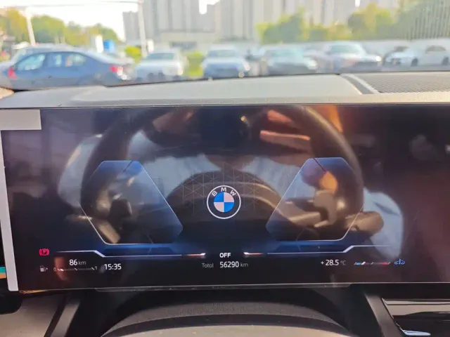 BMW 5 Series — Фото автомобиля 9