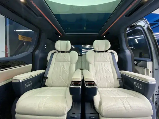ZEEKR Zeekr 009 2024 6-seat Executive AWD 108kWh — Фото автомобиля 24