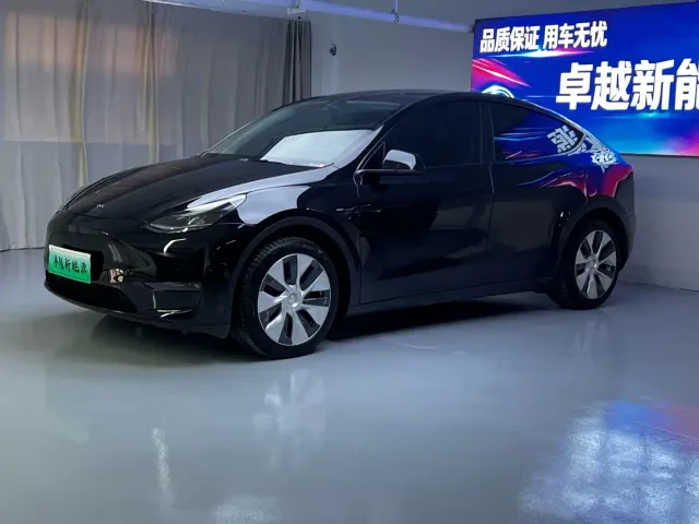 Фотография автомобиля — Tesla Model Y