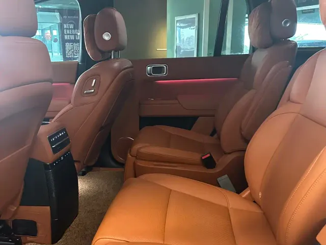 Li Auto L9 — Фото автомобиля 6