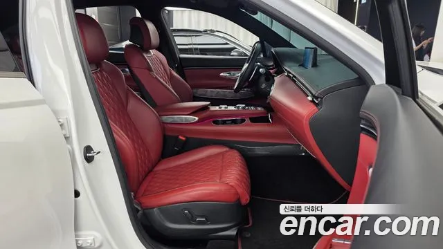Genesis GV70 2.5T Бензин AWD — Фото автомобиля 10