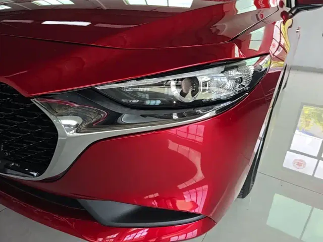 Mazda Axela — Фото автомобиля 17