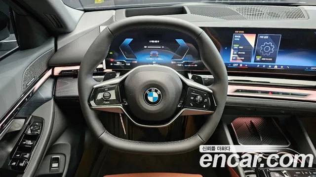 BMW 5 Series G60 — Фото автомобиля 19
