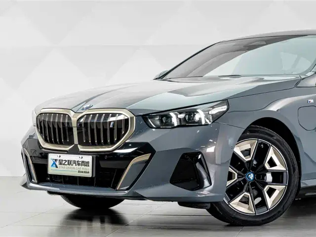 BMW i5 — Фото автомобиля 3