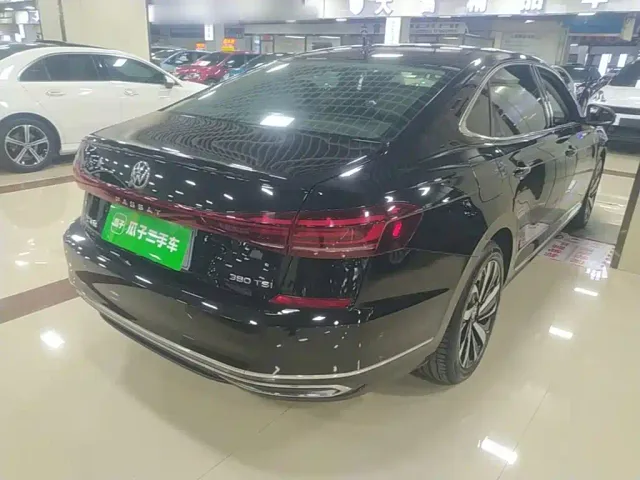 Volkswagen Passat — Фото автомобиля 6